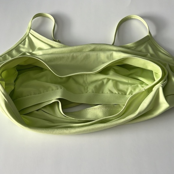 VS Pink ULTIMATE LIGHTLY LINED SPORTS CROP Icy Lime - Picture 4 of 7